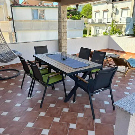 Apartamento Lili Rab *