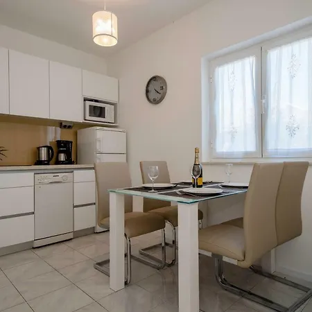 Apartamento Lili Rab Rab Town