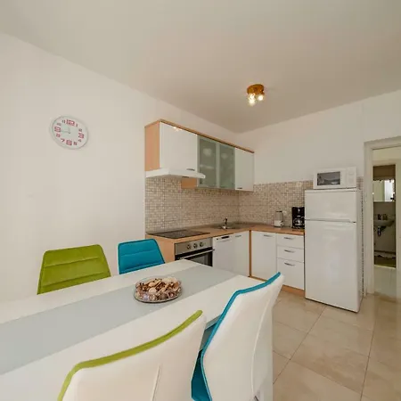 Lili Rab Apartamento Rab Town