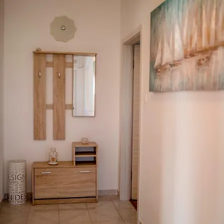 Lili Rab Apartamento Rab Town